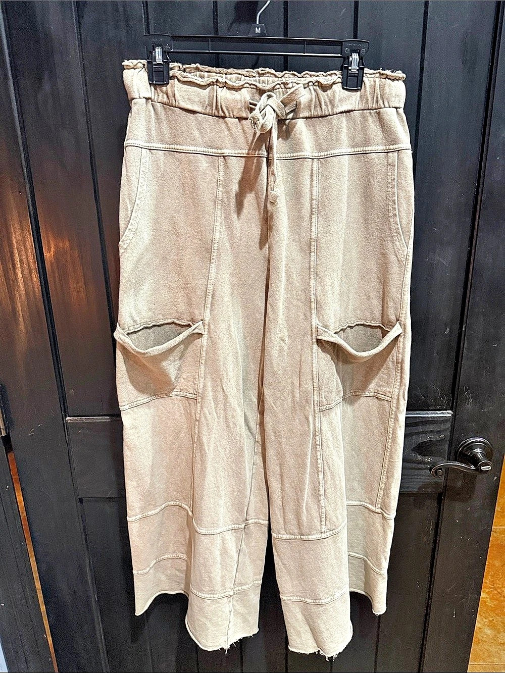 Easel Wide Leg Cargo Pants in Pink Size Medium